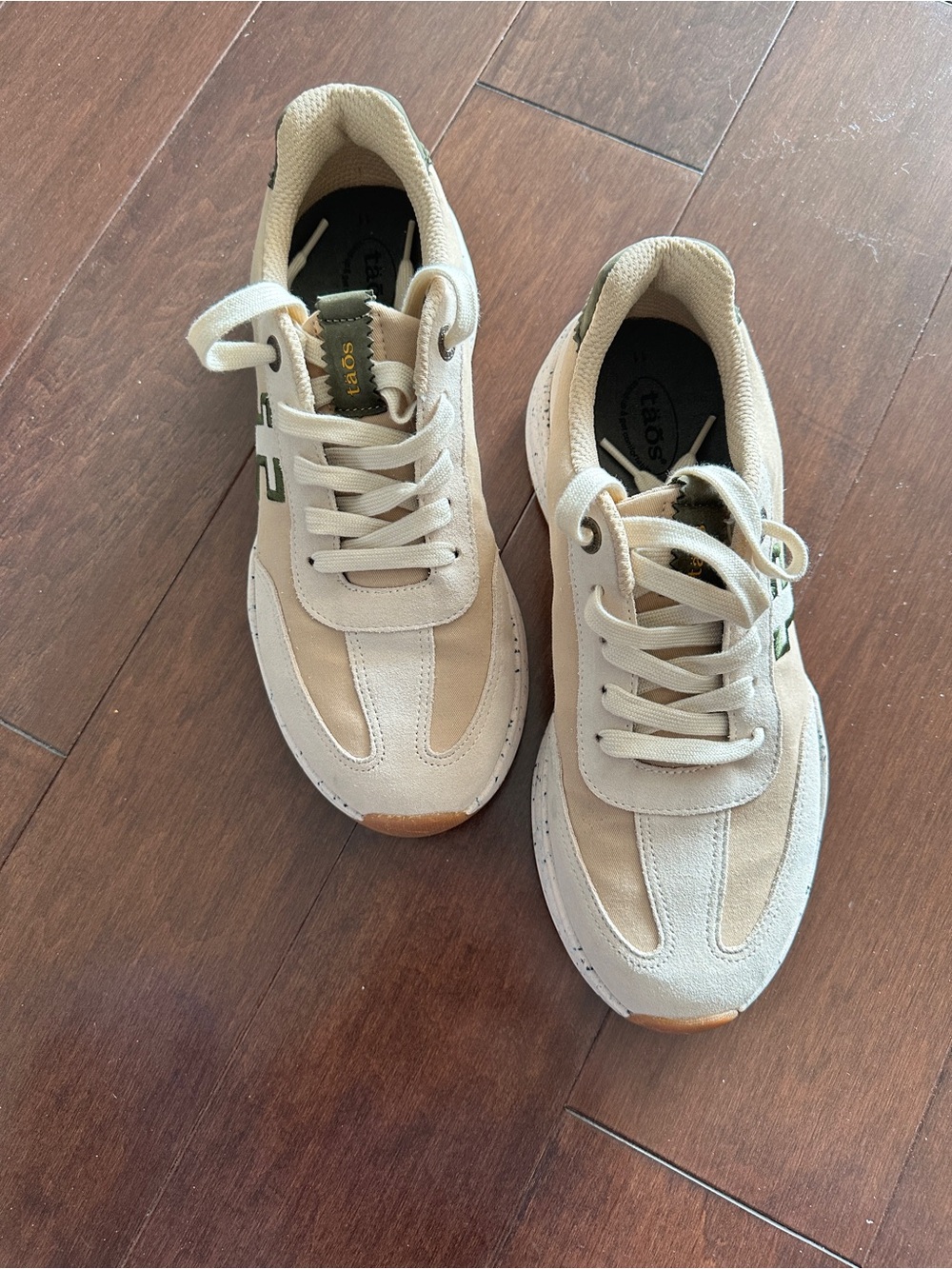 Taos Women's Titan Sneakers Size 11 - Picture 11 of 16